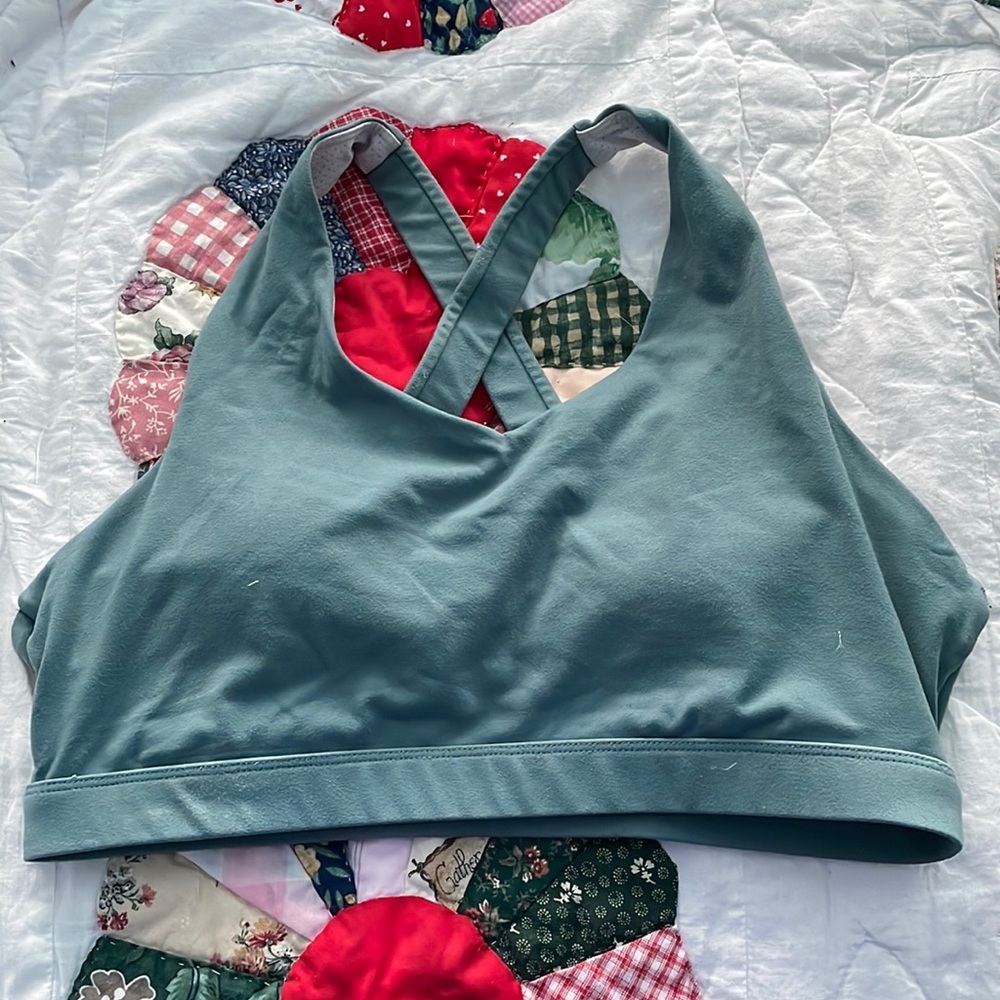 Running Girl Large Sage Green Sports Bra Cross Back